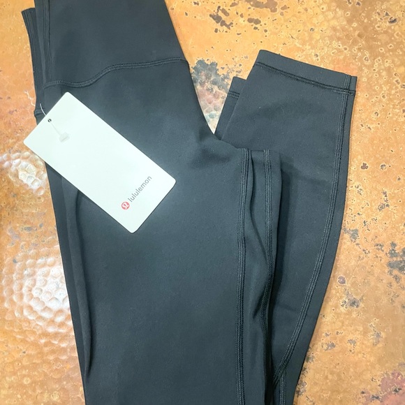 Brand new with tags Align lululemon suze 4. - Picture 2 of 8